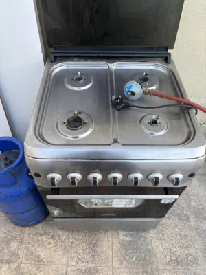 Geepas 4-Burner Gas Cooker with Cylinder for Sale in Bani Yas