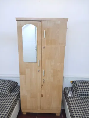 خزانة ملابس كبت