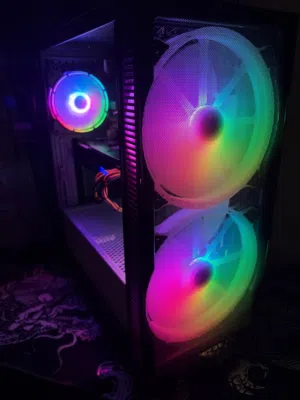 للبيع بيسي قيمنق 2080 8GB نظيف التواصل داخل التطبيق فقط لا تتصل
