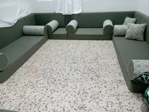 مجلس عربي للبيع لون زيني  شبه جديد ضغط وقماش جديد نازل ع سوق قابل للتفاوض التواصل عبر الرسائل