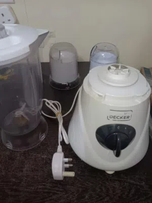Black + Decker Blender 1.5 Ltr with 2 Grinder Mills – Excellent Condition