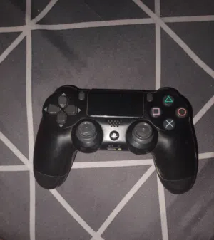 يد سوني 4 للبيع