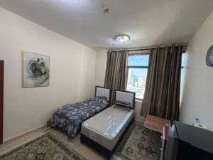 غرفه كبيره لشخص او 2 عد درر الاشخاص ف الشقه 5