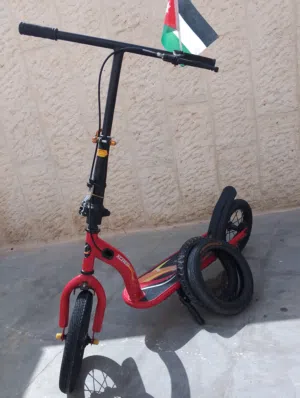 سكوتر كوشوك نفخ بلف سيارة جنط 12 مع كوشوكتين هدية استعمال خفيف جدا للبيع للتواصل الرجاء قراءة الوصف