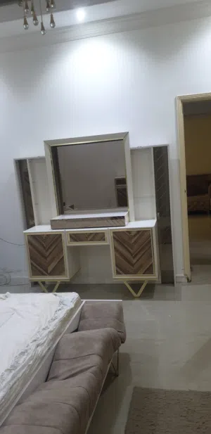 للبيع غرفه نوم كامل مستخدمه بحاله جيده مع كل ملحقاتها