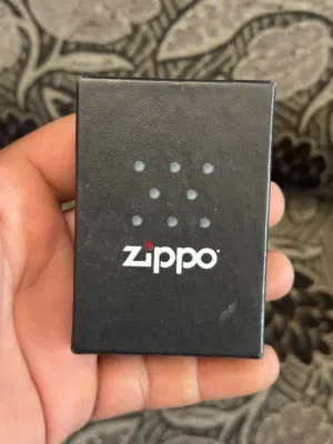 قدّاحة (ولاعة) زيبو ZIPPO أصلية للبيع  (جديدة تماماً)