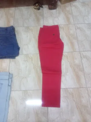 مجموعه ملابس ستاتي جديد ومستعمل تصفيه محل 100قطعه بسعر حرق
