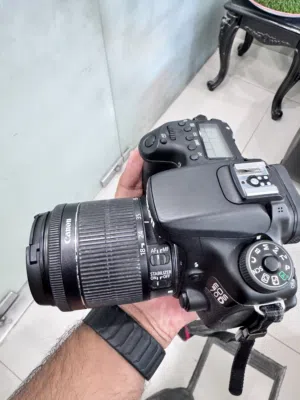 Canon EOS 700D DSLR Camera + 18-55mm IS Lens – Excellent Condition
