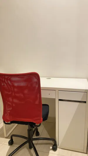 طاولة دراسة - عمل مع الكرسي  Studying / Work desk with chair