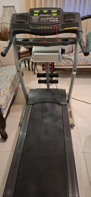 جهاز مشي رياضي كهربائي treadmill مميز للبيع من المالك مباشرة