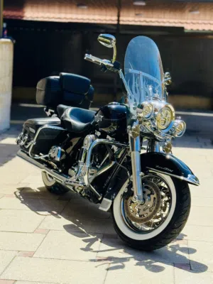 HARLEY-DAVIDSON 1690 ROAD KING CLASSIC 2013