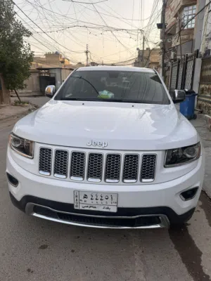 جيب كراند شيروكي  موديل 2016 بغداد حادث بسيط مثل ماموضح بالصور رقم مميز
