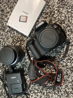 كاميرا كانون Camera Canon 4000D  للبيع