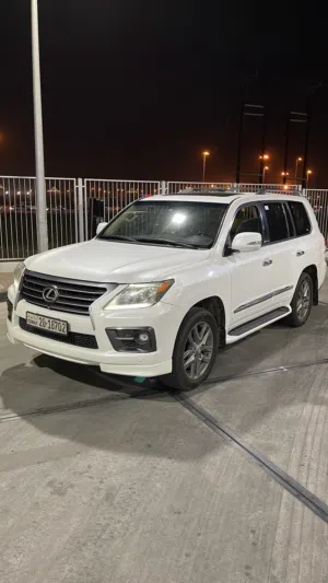 لكزس LX570 درجه الاولى الفل