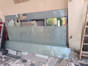 glass shop outside.. 10mm. good condition