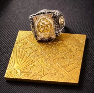 الخاتم مصنوع من فضة عيار 925 مع قاعده أثريه عام 1920