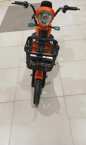 سكوتر كهرباء موديل 2026 جديد اشتريته من المحل على البيت فقط سبب البيع ظروف السفر