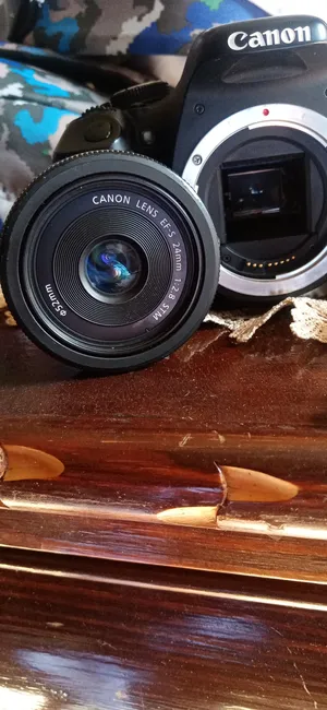 Canon 600d avec lens 24mm 1 2.8