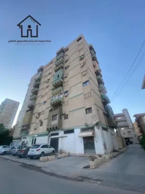 متوفر. شقتين. لبيع. حجم كبير. الدهماني. دور اول. دور تاسع. بحريه