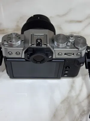 Fujifilm X-T30 + عدسة 35 عدسة  mm f/2 (XC)