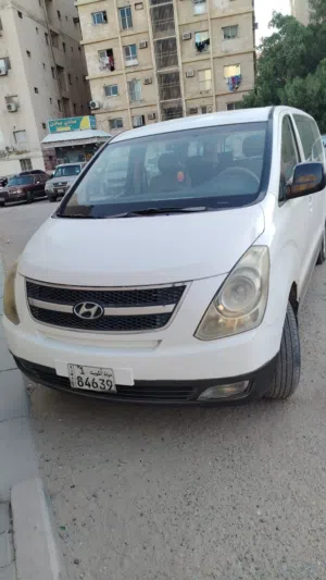 هيونداي H1 بحالة ممتازة (البيع بسبب السفر)