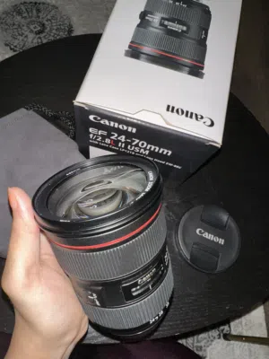 عدسة كانون 24-70 mm
