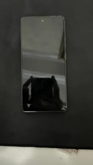 بسم الله الرحمن الرحيم هاتف moto g75 5g بحاله استعمال اقل من سنه التكمله في الوصف .....