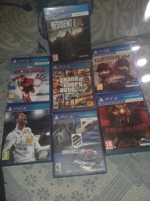 مستعملين ps4 cds