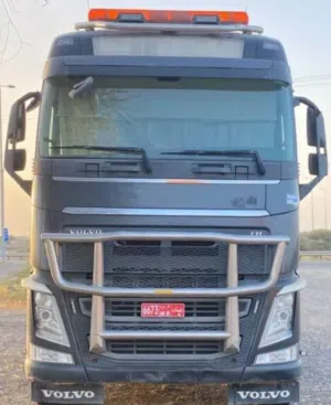 شاحنة 20 طن سطحة للإيجار truck 20 tons Flatbed for rent