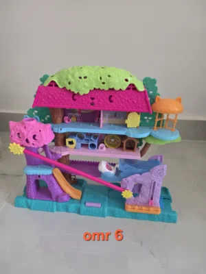 Polly Pocket mall dolls and toys sets