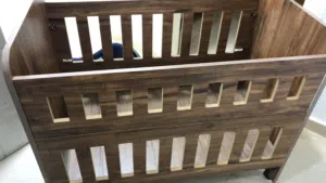 سرير أطفال بحالة ممتازة