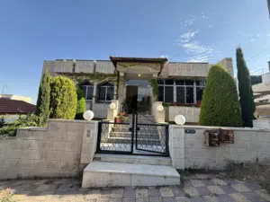 257 m2 3 Bedrooms Villa for Sale in Amman Tabarboor