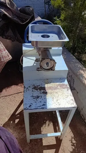 عدة مطعم كامل للبيع لتواصل ,