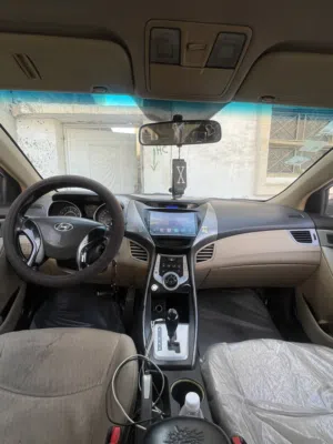 Hyundai Elantra 2012 automatic