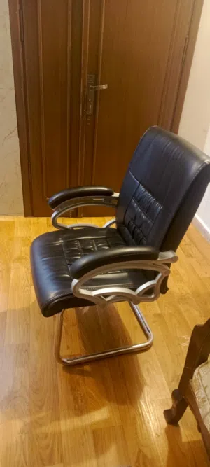 كرسي جلد مكتبي