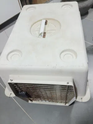 موجود بيتين بحالة جيدة بلاستيك قوي