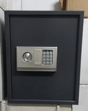 قاصات حديدية 19 كليو خزنة شركات او منازل او غرف فنادق حجم 50 سم الارتفاع كبير ديجيتال