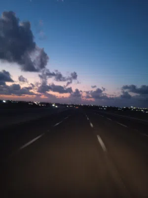موجود عروض تجاريه في رئيسي طريق المطار
