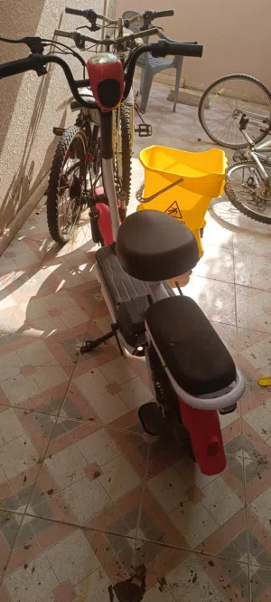 سكوتر ممتاز يمكن الالجلوس علية