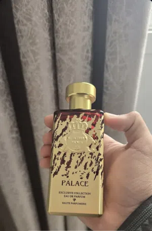 عطر من براند الحزيزه المعروف مستعمل كم رشه