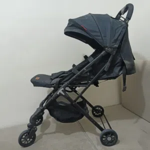 عربية اطفال للبيع