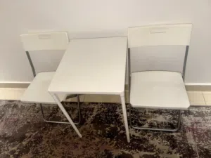 طاولة مطبخ