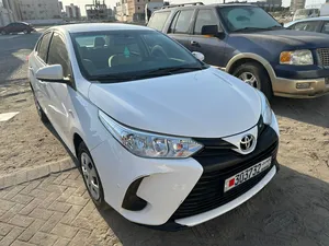 Toyota . Yaris . Daily0