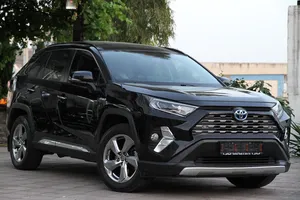 تويوتا RAV4 Limited وارد الشركة المركزية 2021 قاطع مسافة 51.000 km