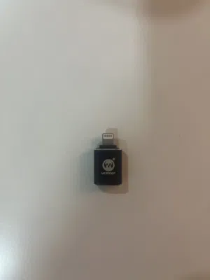 وصله من منفذ الايفون لل USB