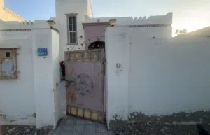 للبيع منزل(المعبيلة الجنوبية) الخط الأول يبعد دقيقتين من الشارع العام طريق السلطان قابوس فرصة العمر