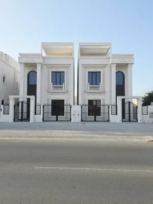 للبيع فيلا من توين فيلا منفصلة في الحيل الجنوبية بتصميم نيو كلاسيك وبتشطيبات عالية الجودة