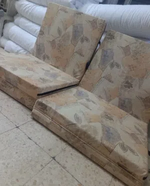فرشة مطويه مقاس ( 1.8* 65.*08. ) اسفنج عادي   ومتوفر ارتفاع 5 سم ضغط عالي مناسب للرحلات والتخزين