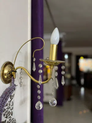 اليك بلمبة واحدة قنديل