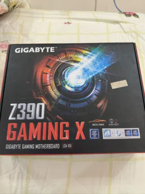 قطع كمبيوتر قيمنق نظيفة جداً (i9-9900KF + GTX 1660 Super)